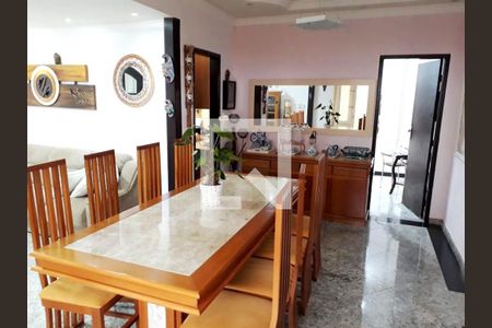 Casa à venda com 5 quartos, 236m² em Planalto, Belo Horizonte