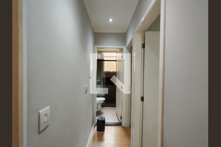Corredor de apartamento para alugar com 2 quartos, 68m² em Jardim do Divino, Ferraz de Vasconcelos