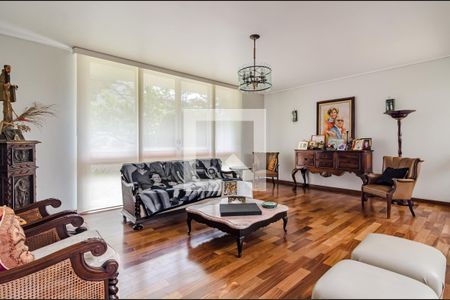 Sala de estar de casa à venda com 5 quartos, 530m² em Vila Madalena, São Paulo