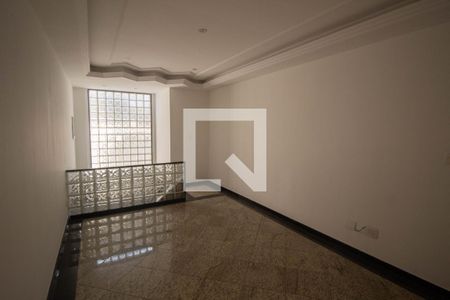 Sala de casa à venda com 4 quartos, 600m² em Olaria, Rio de Janeiro