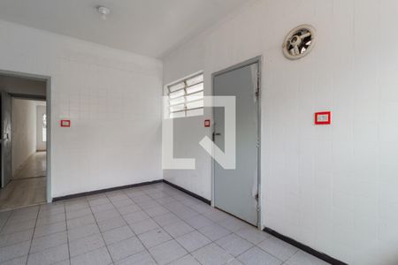 Casa para alugar com 165m², 4 quartos e 2 vagas Casa para alugar com 165m², 4 quartos e 2 vagasCozinha