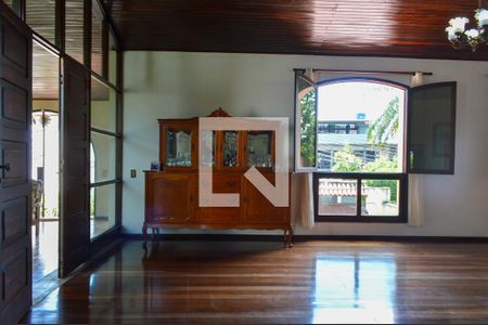 Sala de casa à venda com 3 quartos, 390m² em Tanque, Rio de Janeiro