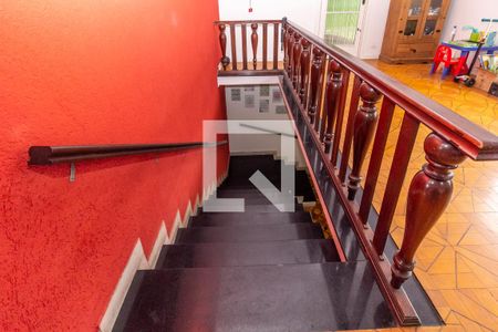 Escada de casa à venda com 4 quartos, 179m² em Vila Zelina, São Paulo