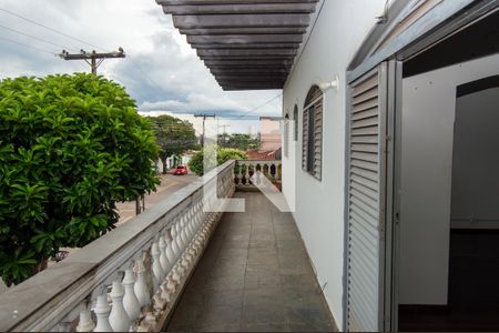 Varanda  de casa para alugar com 3 quartos, 200m² em Setor Castelo Branco, Goiânia