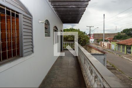 Varanda  de casa para alugar com 3 quartos, 200m² em Setor Castelo Branco, Goiânia