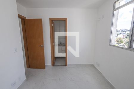 Quarto 1  / suíte de apartamento para alugar com 2 quartos, 55m² em Castelo, Belo Horizonte