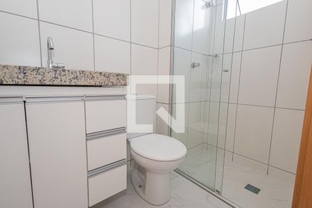 Banheiro da Suíte de apartamento para alugar com 2 quartos, 55m² em Castelo, Belo Horizonte