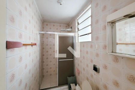 Banheiro de apartamento à venda com 1 quarto, 52m² em Sarandi, Porto Alegre