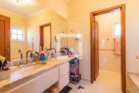 Casa à venda com 329m², 4 quartos e 4 vagas Casa à venda com 329m², 4 quartos e 4 vagasBanheiro da Suíte 2