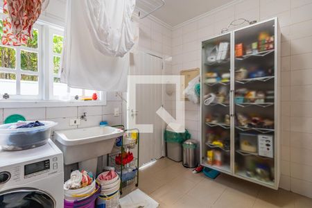 Casa à venda com 329m², 4 quartos e 4 vagas Casa à venda com 329m², 4 quartos e 4 vagasÁrea de Serviço