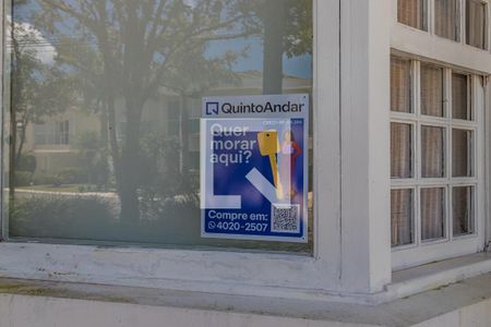 Casa à venda com 329m², 4 quartos e 4 vagas Casa à venda com 329m², 4 quartos e 4 vagasPlaquinha instalada na Fachada