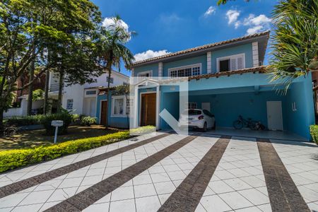 Casa à venda com 329m², 4 quartos e 4 vagas Casa à venda com 329m², 4 quartos e 4 vagasFachada