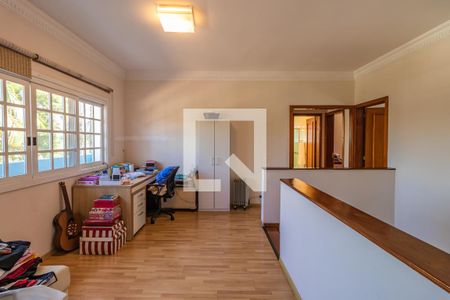 Casa à venda com 329m², 4 quartos e 4 vagas Casa à venda com 329m², 4 quartos e 4 vagasSala Privativa