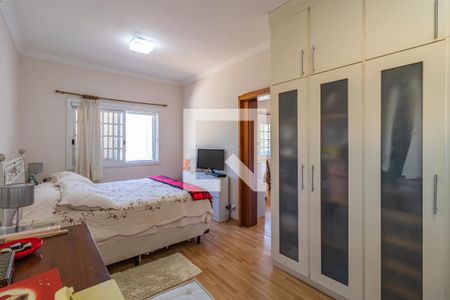 Casa à venda com 329m², 4 quartos e 4 vagas Casa à venda com 329m², 4 quartos e 4 vagasSuíte 2