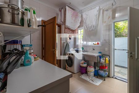 Casa à venda com 329m², 4 quartos e 4 vagas Casa à venda com 329m², 4 quartos e 4 vagasÁrea de Serviço