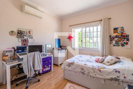 Casa à venda com 329m², 4 quartos e 4 vagas Casa à venda com 329m², 4 quartos e 4 vagasQuarto 1