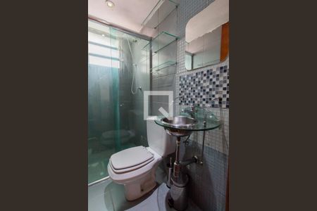 Banheiro de apartamento para alugar com 2 quartos, 49m² em Parque Munhoz, São Paulo