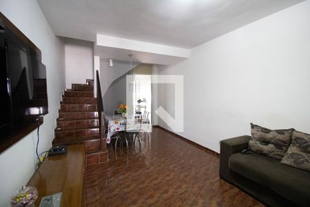 Sala de casa à venda com 2 quartos, 90m² em Vila Carmosina, São Paulo