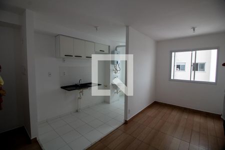 Sala de apartamento para alugar com 2 quartos, 41m² em Parque Arariba, São Paulo