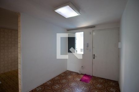 Sala de apartamento para alugar com 2 quartos, 48m² em Conjunto Residencial José Bonifácio, São Paulo