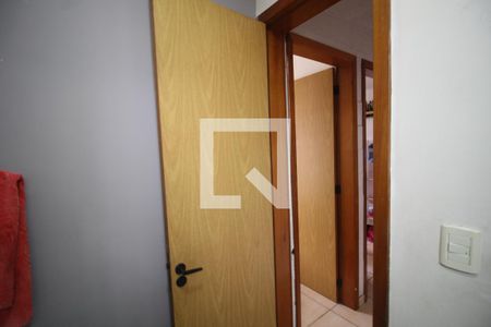 Banheiro de apartamento à venda com 2 quartos, 39m² em Mato Grande, Canoas