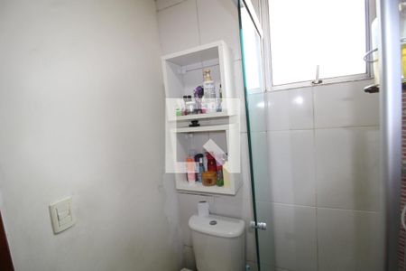 Banheiro de apartamento à venda com 2 quartos, 39m² em Mato Grande, Canoas