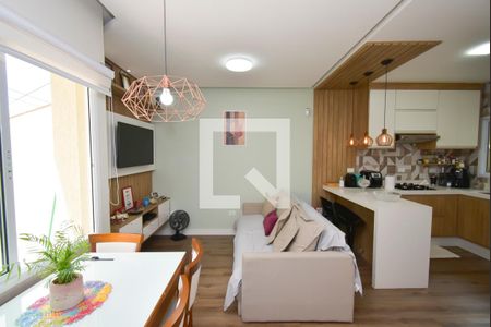 Sala de casa à venda com 3 quartos, 150m² em Vila Nivi, São Paulo