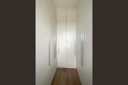 Closet da suíte 1 de apartamento à venda com 2 quartos, 69m² em Jardim Iracema, Barueri