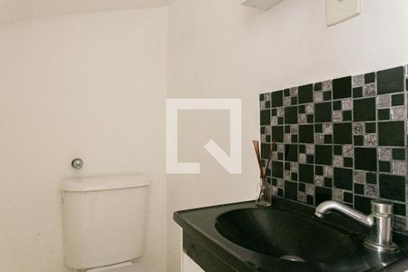 Lavabo de casa de condomínio para alugar com 2 quartos, 55m² em Vila Granada, São Paulo