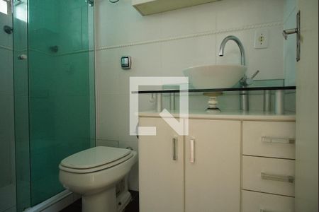 Banheiro de apartamento à venda com 1 quarto, 75m² em Rio Branco, Porto Alegre