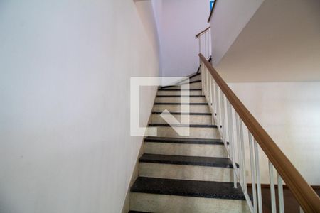 Escada de casa para alugar com 3 quartos, 138m² em Brooklin Paulista, São Paulo