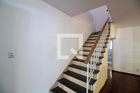 Escada de casa à venda com 3 quartos, 138m² em Brooklin Paulista, São Paulo