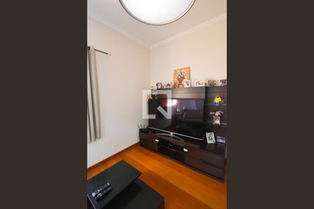 Sala de TV de casa à venda com 3 quartos, 400m² em Jardim Japão, São Paulo