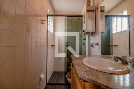 Banheiro do Quarto 1 de casa à venda com 3 quartos, 400m² em Vila Alexandria, São Paulo