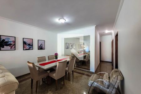 detalhe sala de jantar de casa à venda com 3 quartos, 200m² em Vila Moraes, São Paulo