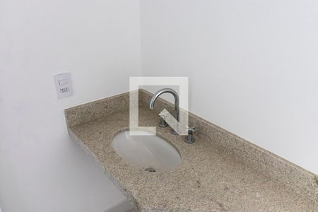 Apartamento à venda com 115m², 2 quartos e 1 vaga Apartamento à venda com 115m², 2 quartos e 1 vagaBanheiro da Suíte 2