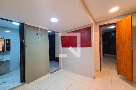 Sala de casa para alugar com 1 quarto, 32m² em Quintino Bocaiuva, Rio de Janeiro