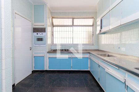 Casa para alugar com 900m², 4 quartos e 4 vagas Casa para alugar com 900m², 4 quartos e 4 vagasCozinha