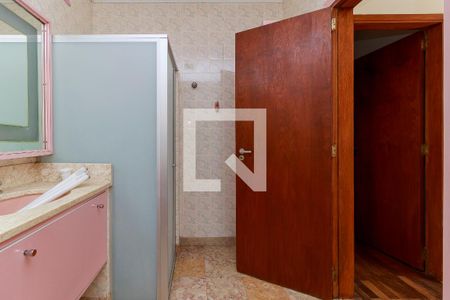 Casa para alugar com 900m², 4 quartos e 4 vagas Casa para alugar com 900m², 4 quartos e 4 vagasBanheiro da Suíte