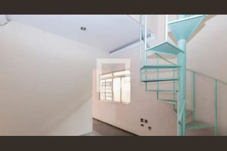 Casa à venda com 2 quartos, 170m² em Vila Ipojuca, São Paulo