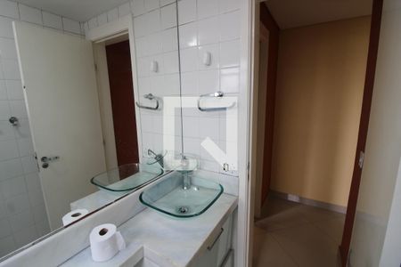 Banheiro de apartamento para alugar com 2 quartos, 46m² em Cidade São Mateus, São Paulo