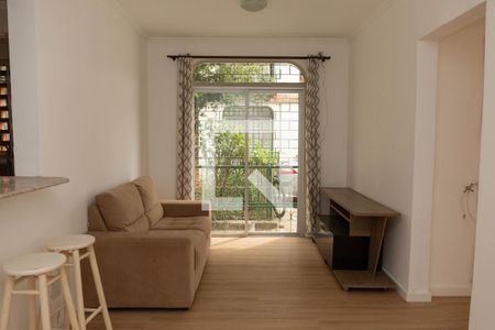 Sala de apartamento à venda com 2 quartos, 60m² em Jardim do Salso, Porto Alegre