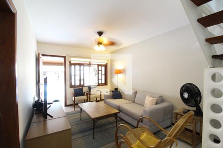 Sala de Estar de casa para alugar com 4 quartos, 250m² em Anil, Rio de Janeiro