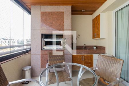 Apartamento à venda com 202m², 3 quartos e 3 vagas Apartamento à venda com 202m², 3 quartos e 3 vagasChurrasqueira Varanda