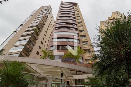 Apartamento à venda com 202m², 3 quartos e 3 vagas Apartamento à venda com 202m², 3 quartos e 3 vagasFachada