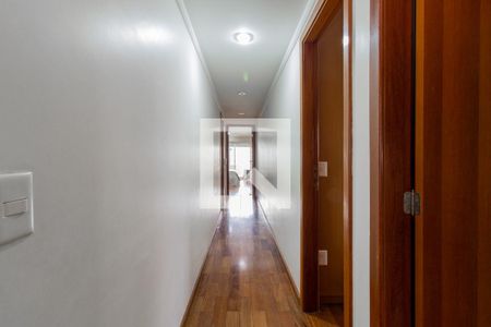 Apartamento à venda com 202m², 3 quartos e 3 vagas Apartamento à venda com 202m², 3 quartos e 3 vagasCorredor