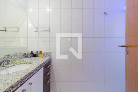 Apartamento à venda com 202m², 3 quartos e 3 vagas Apartamento à venda com 202m², 3 quartos e 3 vagasBanheiro Suíte 2