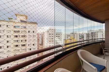 Apartamento à venda com 202m², 3 quartos e 3 vagas Apartamento à venda com 202m², 3 quartos e 3 vagasVaranda