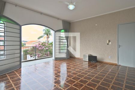 Sala 1 de casa à venda com 4 quartos, 224m² em Vila Nogueira, Campinas