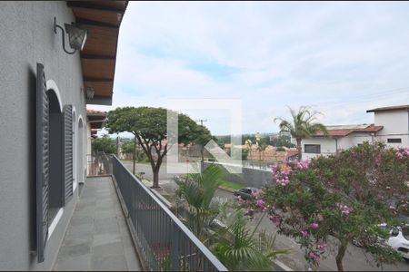 Varanda de casa à venda com 4 quartos, 224m² em Vila Nogueira, Campinas